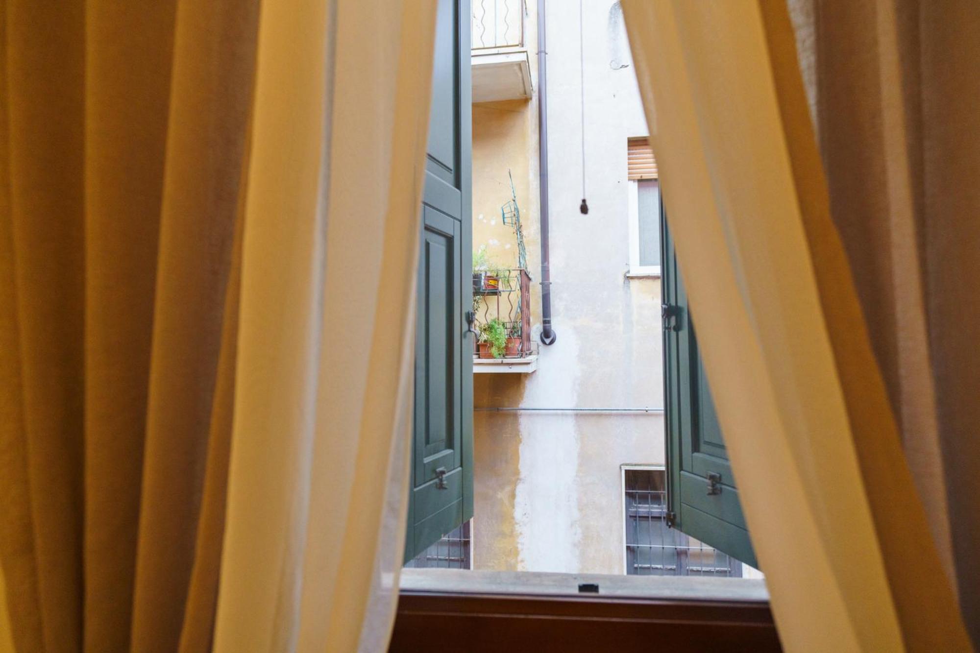 Domus Verona - Elegante Residenza Satiro Exterior foto